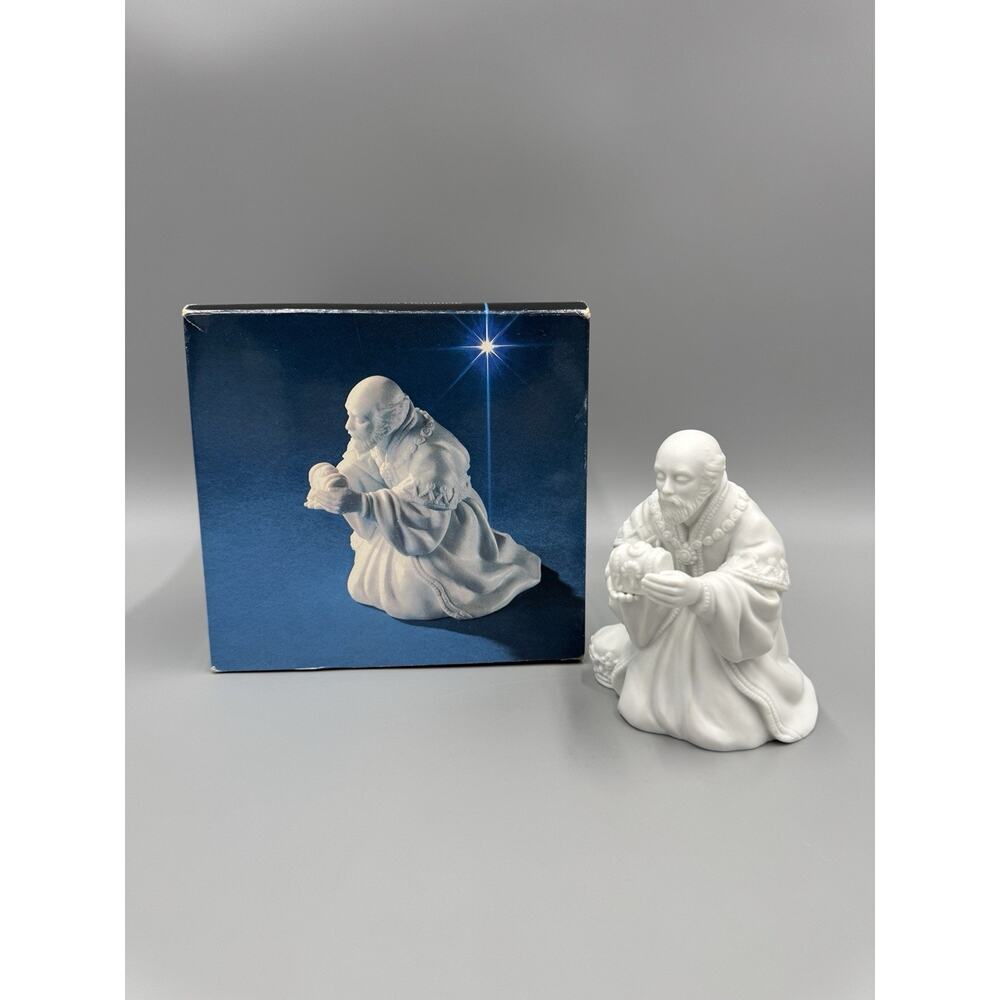 Vintage 1982 Avon White Porcelain Nativity Kneeling Melchior Magi Figurine